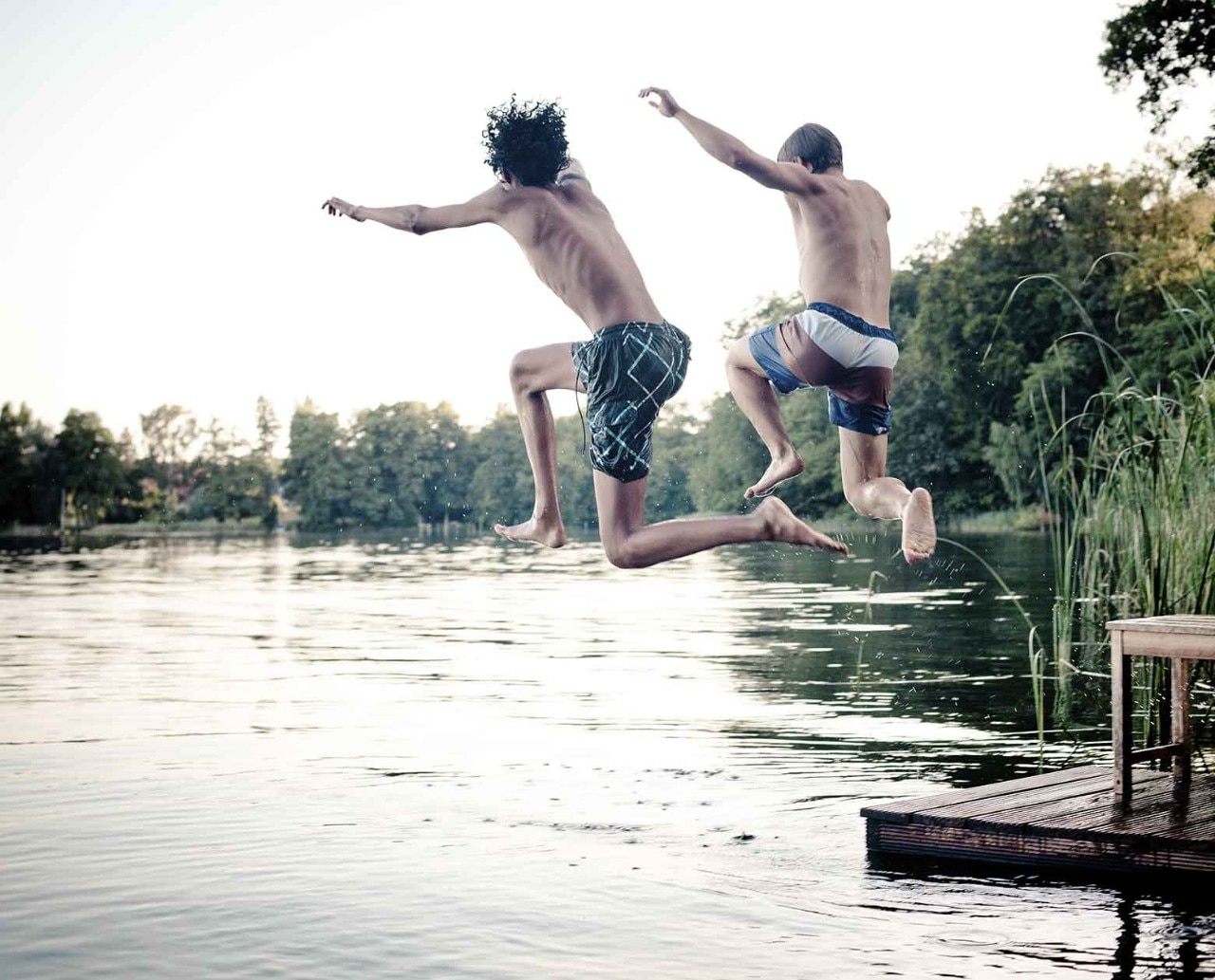 travel-jump